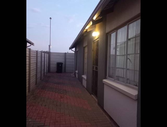 3 BEDROOM HOUSE FOR SALE IN ALBERTON NORTH